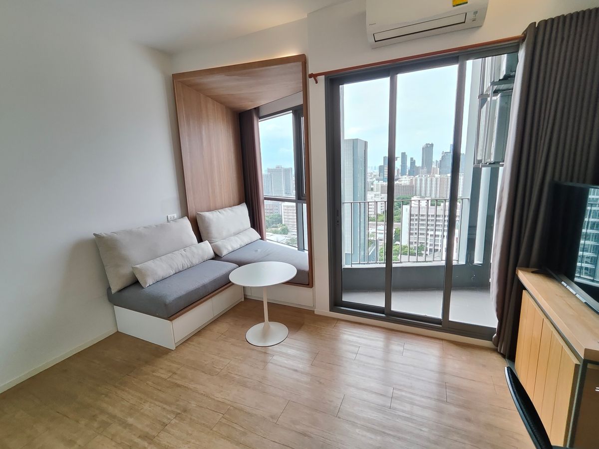 For RentCondoSiam Paragon ,Chulalongkorn,Samyan : 🔥𝐅𝐨𝐫 𝐑𝐞𝐧𝐭🔥TRIPLE Y Residence near Chulalongkorn Sam Yan 27,000 baht by koy 082-5536236