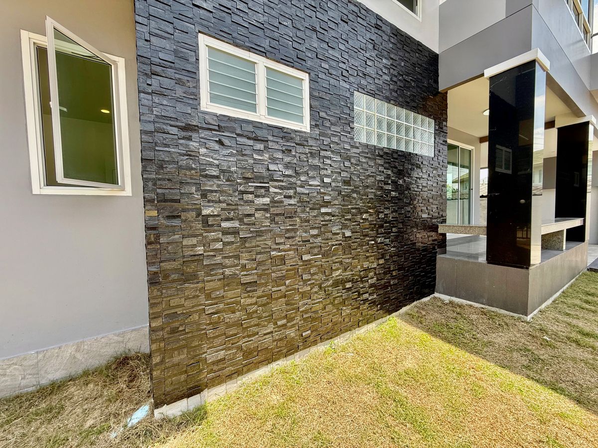 ขายบ้านปิ่นเกล้า จรัญสนิทวงศ์ : ขายบ้านเดี่ยวหลังใหญ่ 2 ชั้น ห้องมุม หมู่บ้านสวนดอกไม้ บรมราชชนนี 105