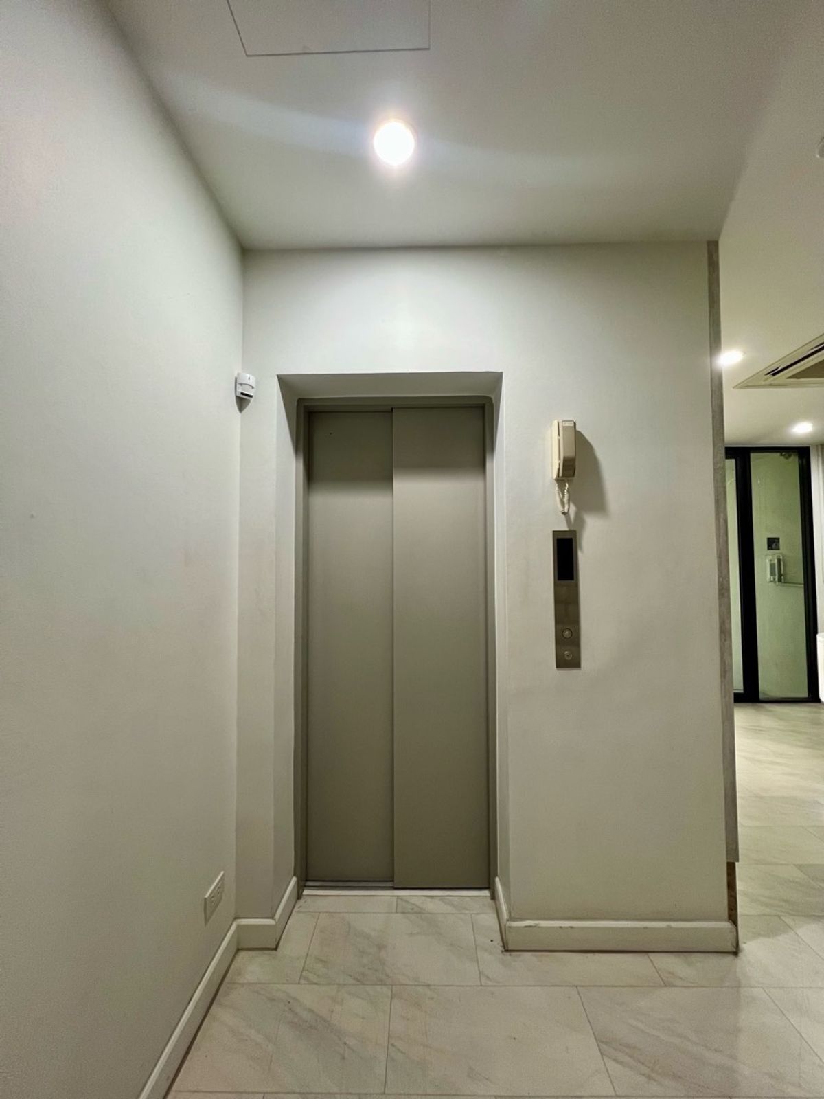 ขายโฮมออฟฟิศพระราม 9 เพชรบุรีตัดใหม่ RCA : 📣 [For Sale] โฮมออฟฟิศพระราม 9 5 ชั้น พร้อมลิฟต์ส่วนตัว ✨ ใจกลางพระราม 9 ซอย 57/1 (Meloft Rama9 Home Office) แต่งครบ พร้อมใช้งาน