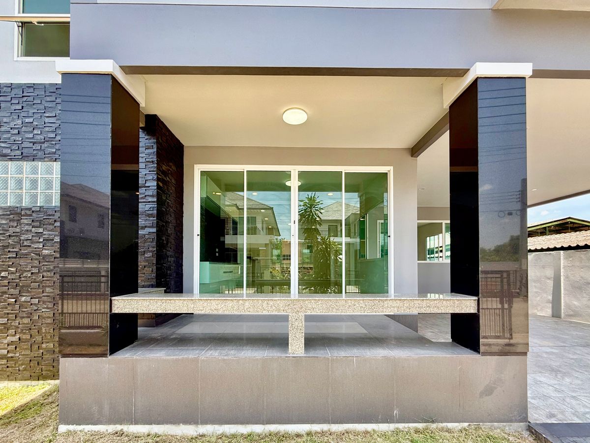 ขายบ้านปิ่นเกล้า จรัญสนิทวงศ์ : ขายบ้านเดี่ยวหลังใหญ่ 2 ชั้น ห้องมุม หมู่บ้านสวนดอกไม้ บรมราชชนนี 105