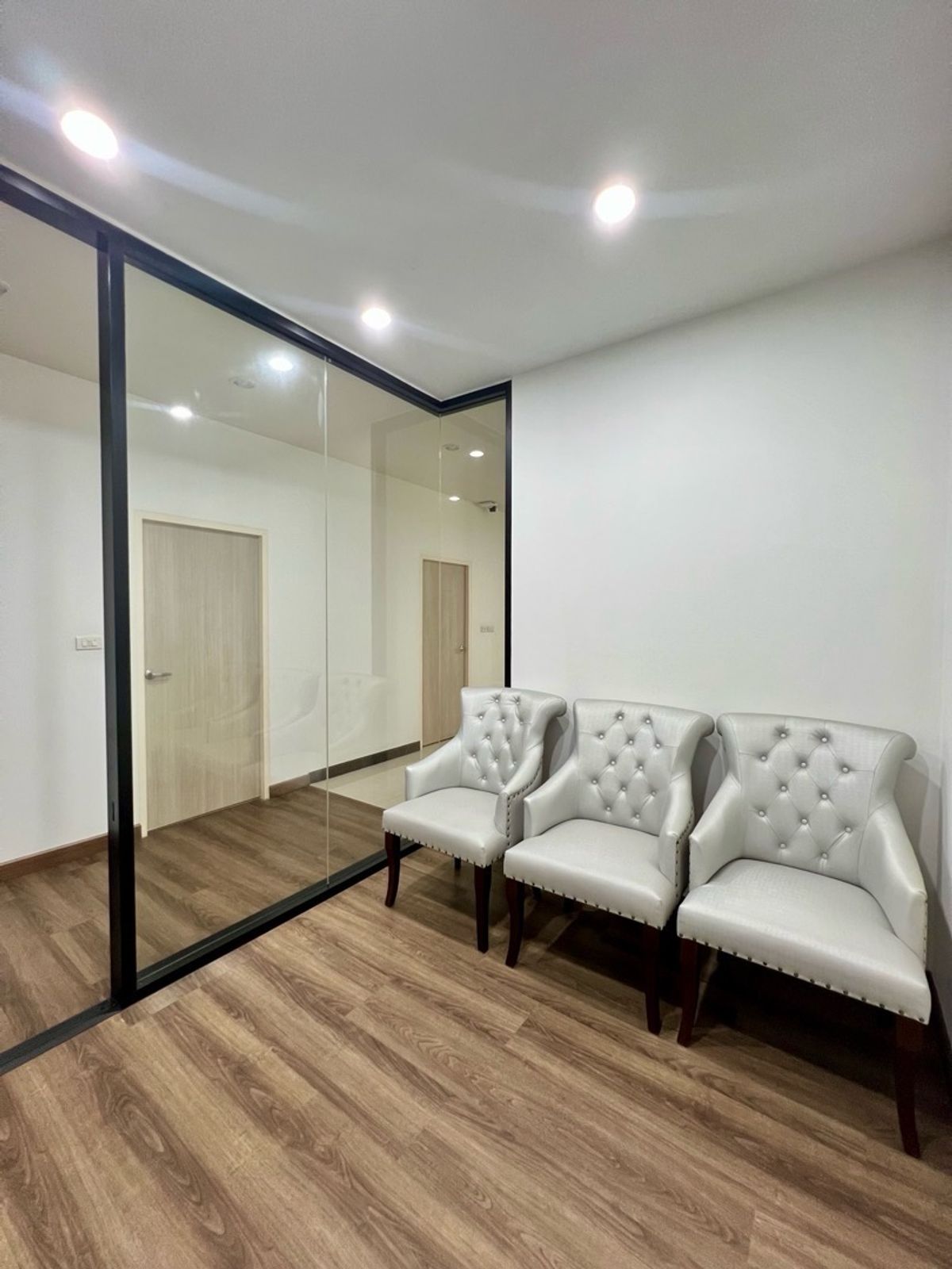 ขายโฮมออฟฟิศพระราม 9 เพชรบุรีตัดใหม่ RCA : 📣 [For Sale] โฮมออฟฟิศพระราม 9 5 ชั้น พร้อมลิฟต์ส่วนตัว ✨ ใจกลางพระราม 9 ซอย 57/1 (Meloft Rama9 Home Office) แต่งครบ พร้อมใช้งาน