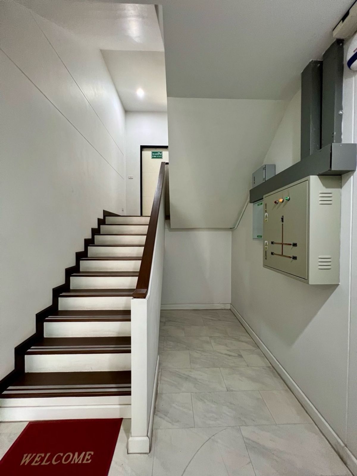 ขายโฮมออฟฟิศพระราม 9 เพชรบุรีตัดใหม่ RCA : 📣 [For Sale] โฮมออฟฟิศพระราม 9 5 ชั้น พร้อมลิฟต์ส่วนตัว ✨ ใจกลางพระราม 9 ซอย 57/1 (Meloft Rama9 Home Office) แต่งครบ พร้อมใช้งาน