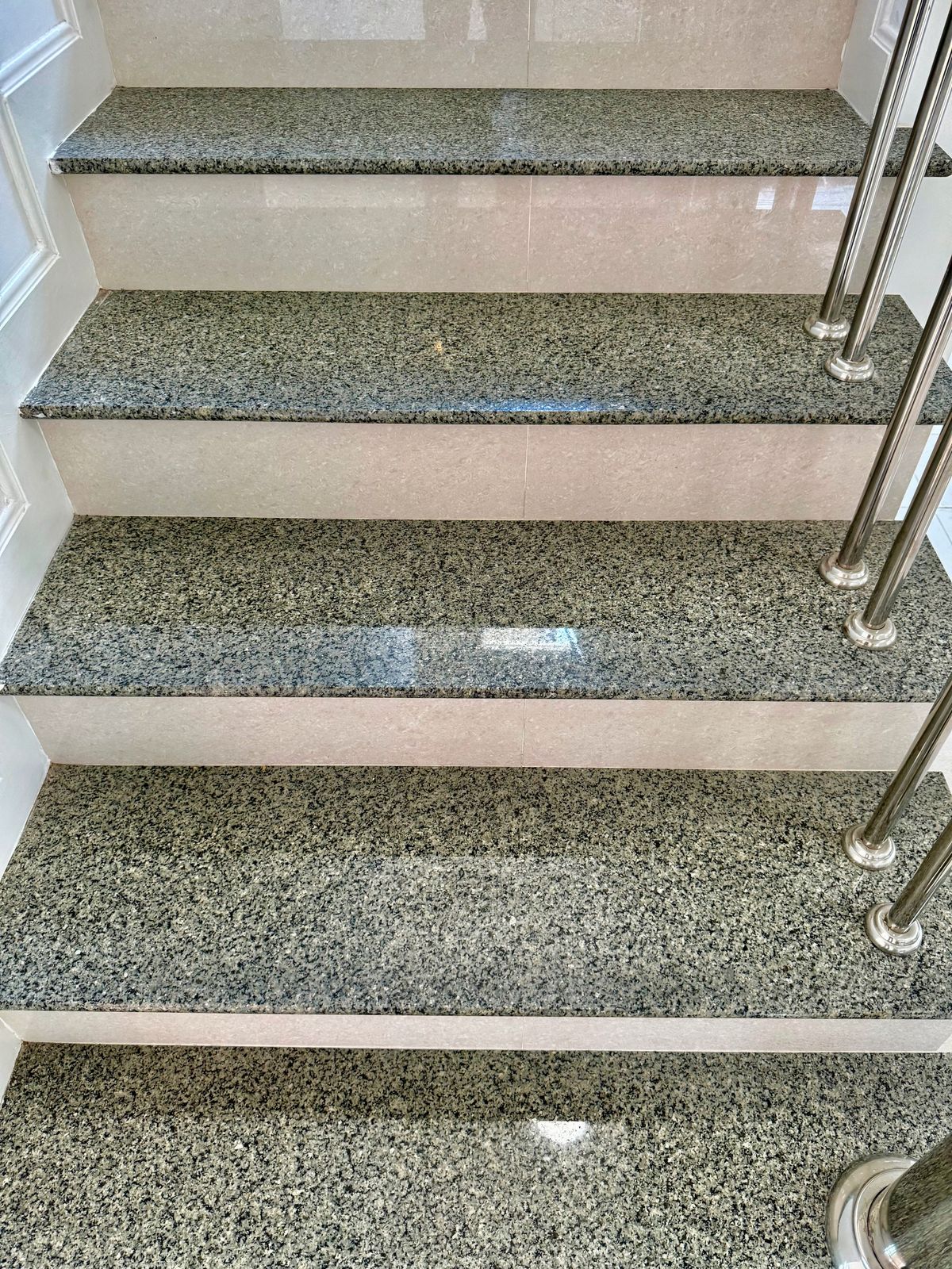 ขายบ้านปิ่นเกล้า จรัญสนิทวงศ์ : ขายบ้านเดี่ยวหลังใหญ่ 2 ชั้น ห้องมุม หมู่บ้านสวนดอกไม้ บรมราชชนนี 105