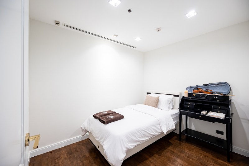 For RentCondoWitthayu, Chidlom, Langsuan, Ploenchit : 🔥Urgent for rent+🔥Athenee Residence, near BTS Ploenchit, fully furnished, ready to move in