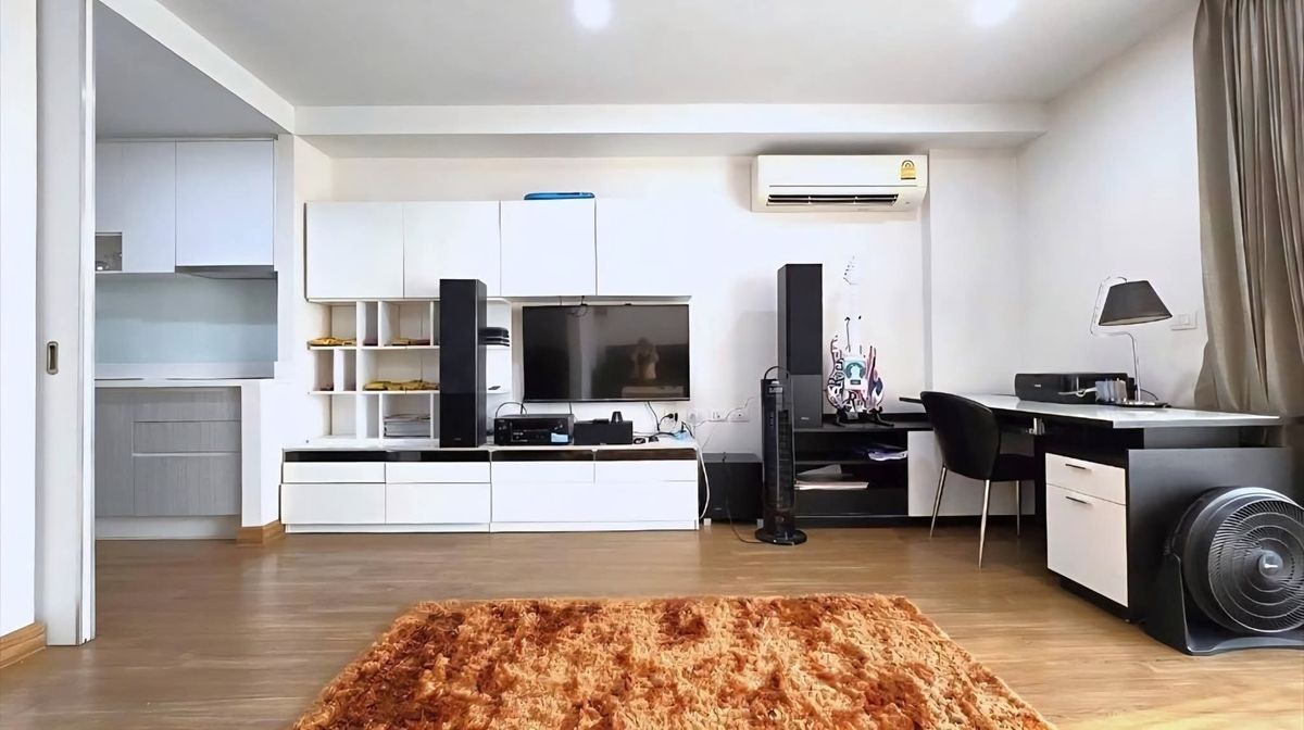 For SaleCondoChiang Mai : Luxury condo for sale, The Nimmana Condo, lower price than the market. Gold location in the middle of Nimman Chiang Mai