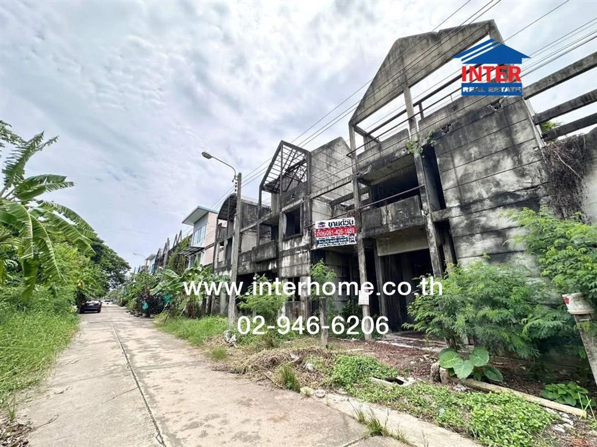 ขายทาวน์โฮมพัฒนาการ ศรีนครินทร์ : ทาวน์เฮ้าส์ 2 ชั้น 25 ตร.ว. หมู่บ้านเมืองทองการ์เด้นท์ ซอยพัฒนาการ69 แยก2-1-2 ถนนศรีนครินทร์ ถนนสุขุมวิท77 เขตประเวศ กรุงเทพมหานคร