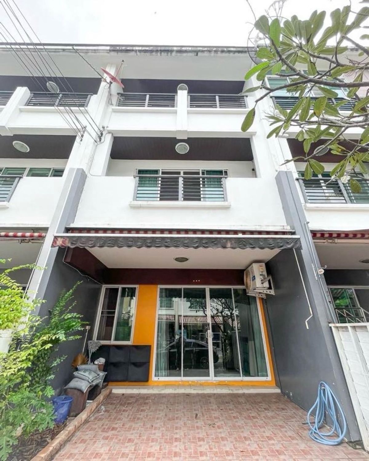 ขายทาวน์โฮมท่าพระ ตลาดพลู วุฒากาศ : ขายบ้านพักทาวน์โฮม 3 ชั้น หมู่บ้านกลางเมืองสาทร-ตากสินBy AP🏢🏠
