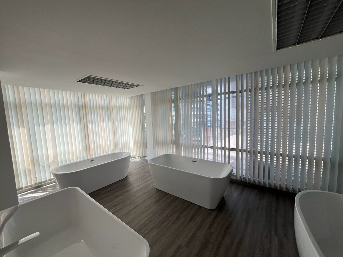 For RentOfficeKaset Nawamin,Ladplakao : Rent a 5 -story office building with a Stand Alone elevator, 20 car parking, Nuanchan, Bueng Kum District, Bangkok | Can decorate the renovation to improve the companys office.