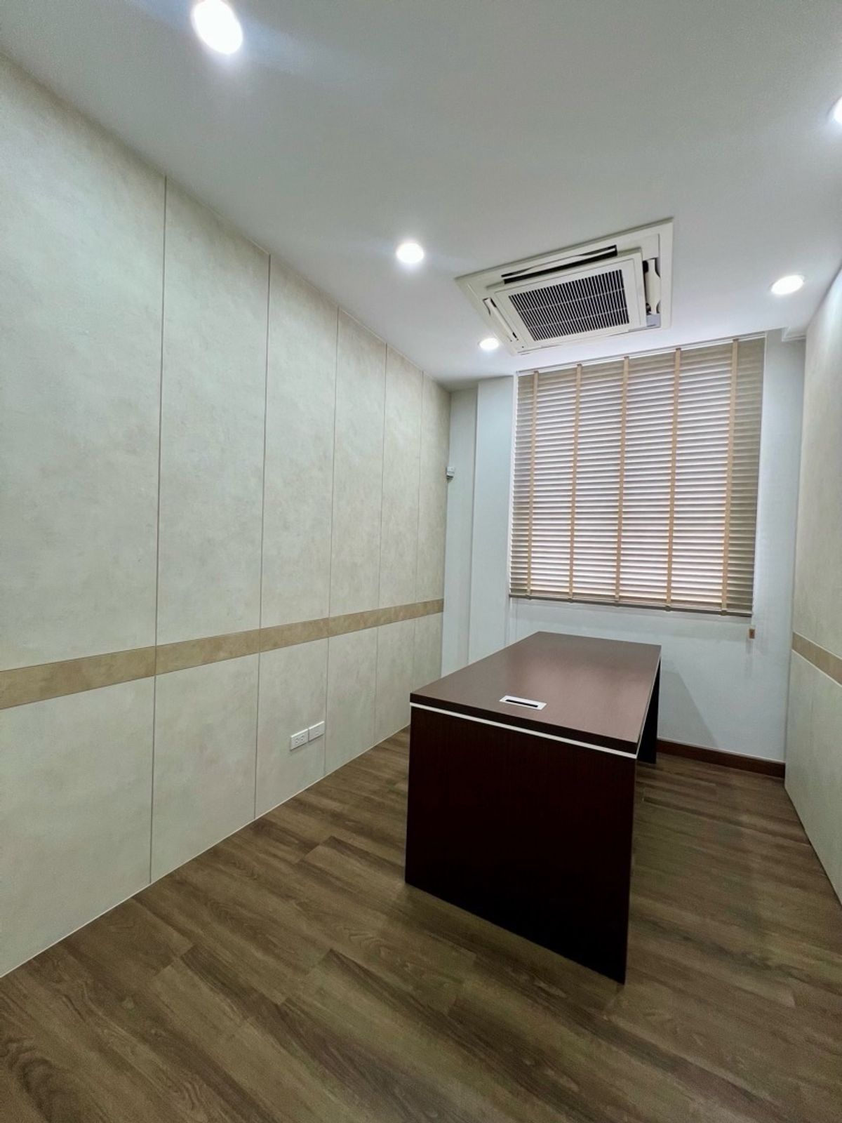 ขายโฮมออฟฟิศพระราม 9 เพชรบุรีตัดใหม่ RCA : 📣 [For Sale] โฮมออฟฟิศพระราม 9 5 ชั้น พร้อมลิฟต์ส่วนตัว ✨ ใจกลางพระราม 9 ซอย 57/1 (Meloft Rama9 Home Office) แต่งครบ พร้อมใช้งาน