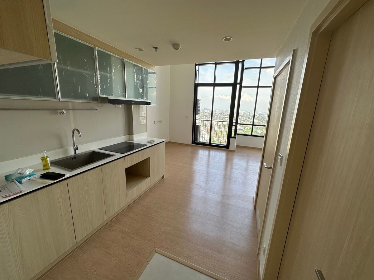 For SaleCondoSukhumvit, Asoke, Thonglor : Maru Ekkamai 2 / Pet Friendly near BTS Ekkamai, rare item, only 2 units on the whole floor, brand new room, extra high ceiling 5.5 m. / 2 bedrooms, 2 bathrooms, 76 sq m. Call 0937890899