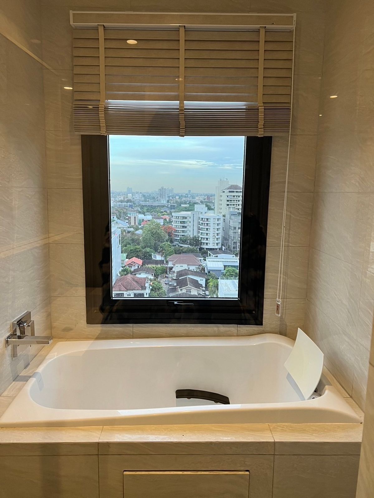 For SaleCondoSukhumvit, Asoke, Thonglor : Maru Ekkamai 2 / 2 bedrooms, 2 bathrooms, 55 sq m. Call 0937890899
