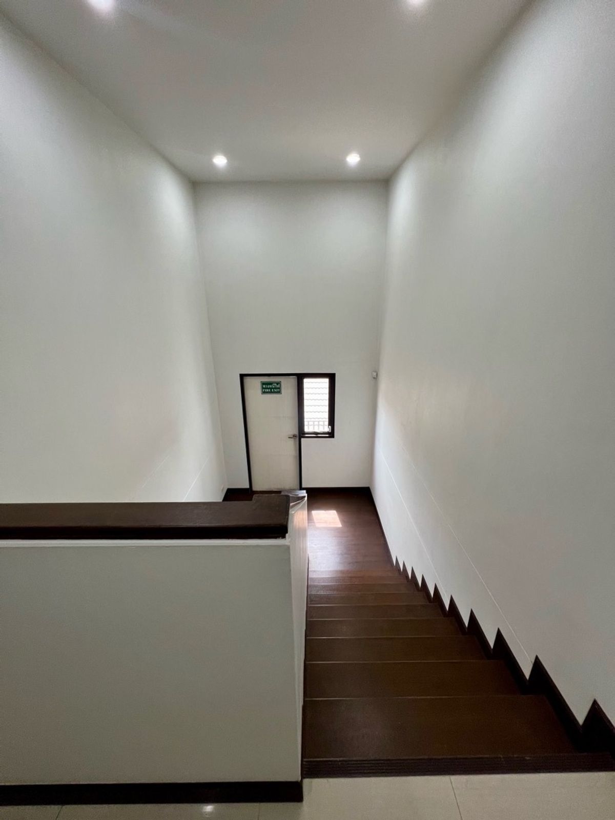 ขายโฮมออฟฟิศพระราม 9 เพชรบุรีตัดใหม่ RCA : 📣 [For Sale] โฮมออฟฟิศพระราม 9 5 ชั้น พร้อมลิฟต์ส่วนตัว ✨ ใจกลางพระราม 9 ซอย 57/1 (Meloft Rama9 Home Office) แต่งครบ พร้อมใช้งาน