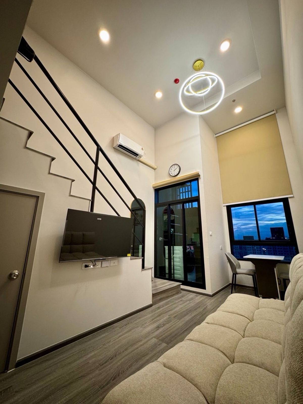 ให้เช่าคอนโดเสรีไทย-นิด้า : Ideo Ramkhamhaeng - สถานี Lamsali