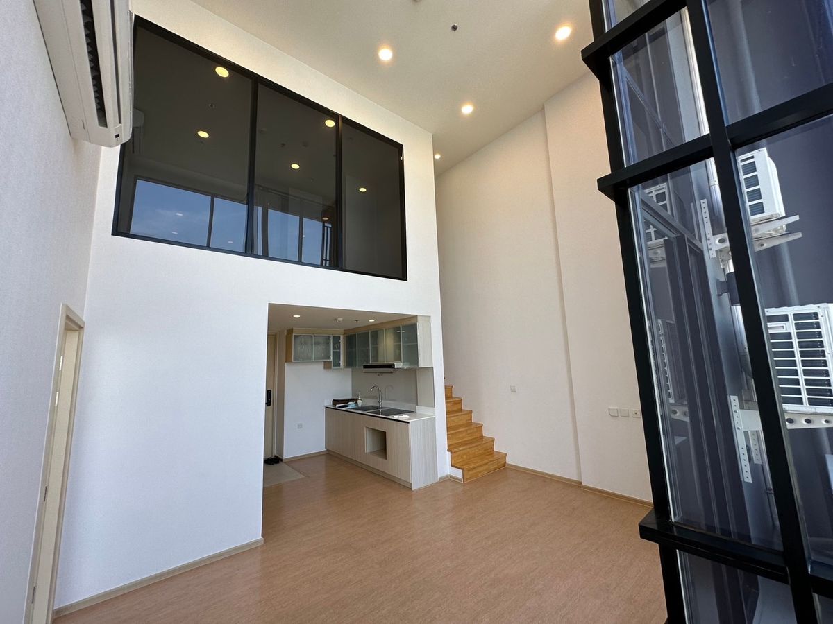 For SaleCondoSukhumvit, Asoke, Thonglor : Maru Ekkamai 2 / Pet Friendly near BTS Ekkamai, rare item, only 2 units on the whole floor, brand new room, extra high ceiling 5.5 m. / 2 bedrooms, 2 bathrooms, 76 sq m. Call 0937890899