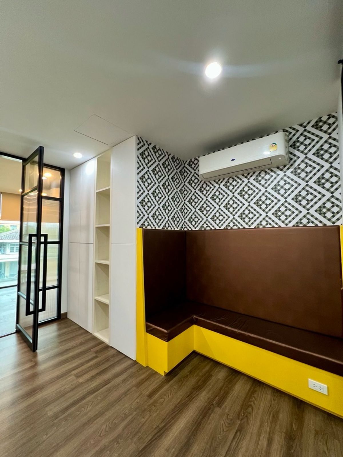 ขายโฮมออฟฟิศพระราม 9 เพชรบุรีตัดใหม่ RCA : 📣 [For Sale] โฮมออฟฟิศพระราม 9 5 ชั้น พร้อมลิฟต์ส่วนตัว ✨ ใจกลางพระราม 9 ซอย 57/1 (Meloft Rama9 Home Office) แต่งครบ พร้อมใช้งาน