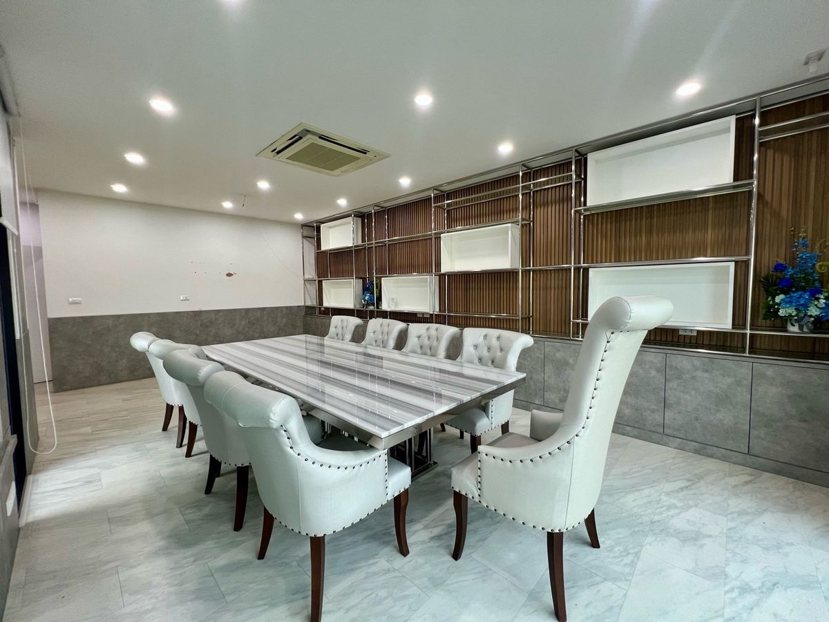 ขายโฮมออฟฟิศพระราม 9 เพชรบุรีตัดใหม่ RCA : 📣 [For Sale] โฮมออฟฟิศพระราม 9 5 ชั้น พร้อมลิฟต์ส่วนตัว ✨ ใจกลางพระราม 9 ซอย 57/1 (Meloft Rama9 Home Office) แต่งครบ พร้อมใช้งาน