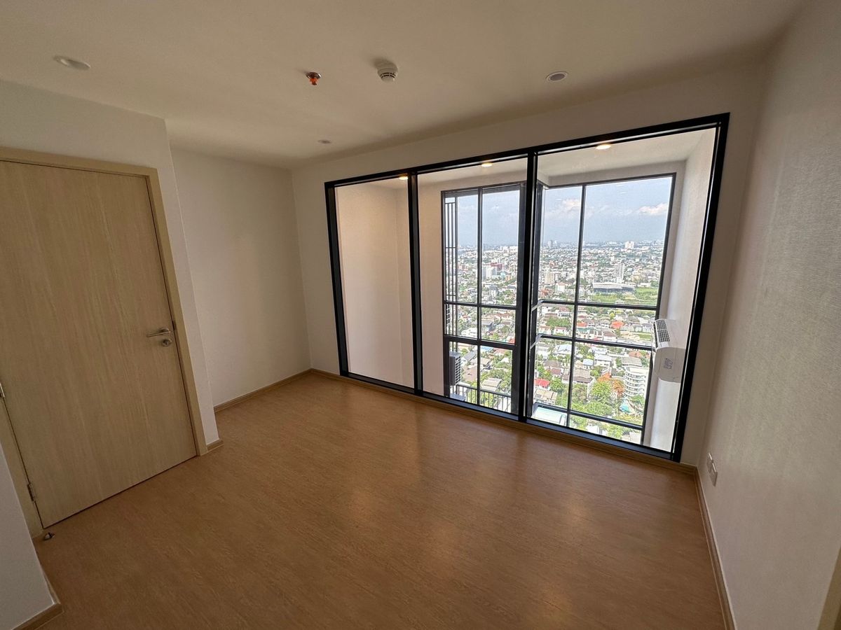 For SaleCondoSukhumvit, Asoke, Thonglor : Maru Ekkamai 2 / Pet Friendly near BTS Ekkamai, rare item, only 2 units on the whole floor, brand new room, extra high ceiling 5.5 m. / 2 bedrooms, 2 bathrooms, 76 sq m. Call 0937890899