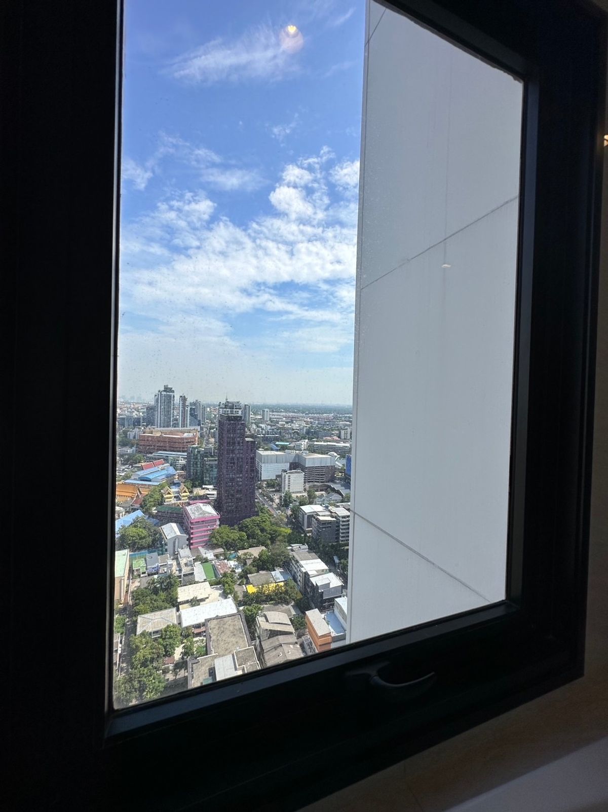 For SaleCondoSukhumvit, Asoke, Thonglor : Maru Ekkamai 2 / Pet Friendly near BTS Ekkamai, rare item, only 2 units on the whole floor, brand new room, extra high ceiling 5.5 m. / 2 bedrooms, 2 bathrooms, 76 sq m. Call 0937890899