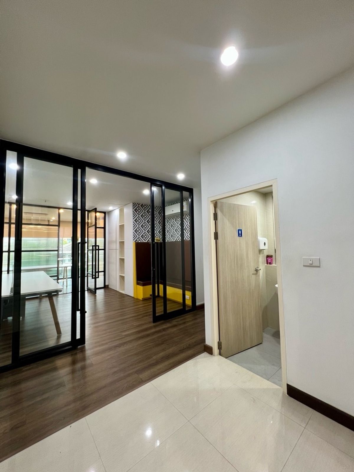 ขายโฮมออฟฟิศพระราม 9 เพชรบุรีตัดใหม่ RCA : 📣 [For Sale] โฮมออฟฟิศพระราม 9 5 ชั้น พร้อมลิฟต์ส่วนตัว ✨ ใจกลางพระราม 9 ซอย 57/1 (Meloft Rama9 Home Office) แต่งครบ พร้อมใช้งาน