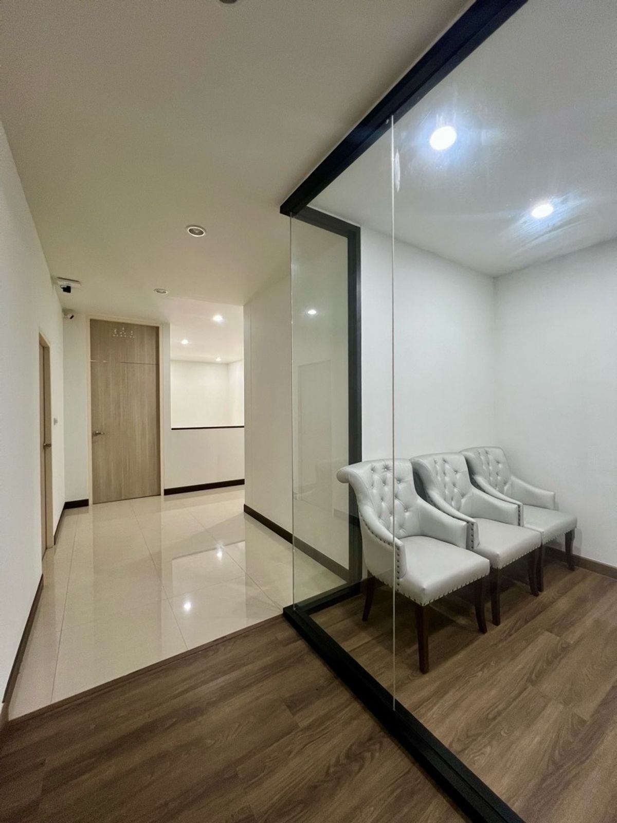 ขายโฮมออฟฟิศพระราม 9 เพชรบุรีตัดใหม่ RCA : 📣 [For Sale] โฮมออฟฟิศพระราม 9 5 ชั้น พร้อมลิฟต์ส่วนตัว ✨ ใจกลางพระราม 9 ซอย 57/1 (Meloft Rama9 Home Office) แต่งครบ พร้อมใช้งาน