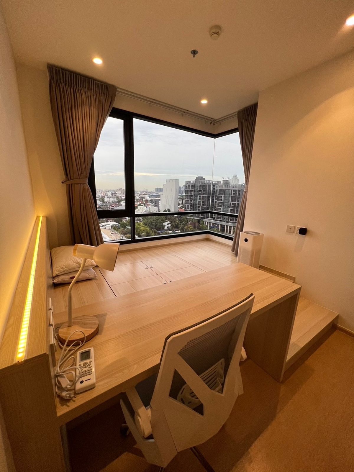 ขายคอนโดสุขุมวิท อโศก ทองหล่อ : Maru Ekkamai 2 / Pet-Friendly ใกล้ BTS เอกมัย ราคาดีที่สุดในตลาด  / 2 ห้องนอน 55 ตร.ม. โทร 0937890899