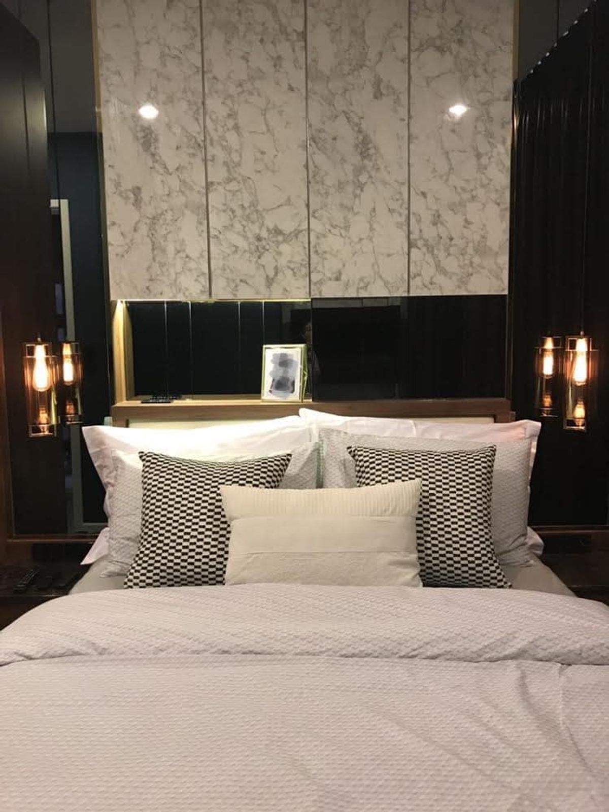 ขายคอนโดอ่อนนุช อุดมสุข : The Room Sukhumvit 69 / 1 Bedroom (SALE WITH TENANT), เดอะ รูม สุขุมวิท 69  / 1 ห้องนอน (ขายพร้อมผู้เช่า) NUUN127