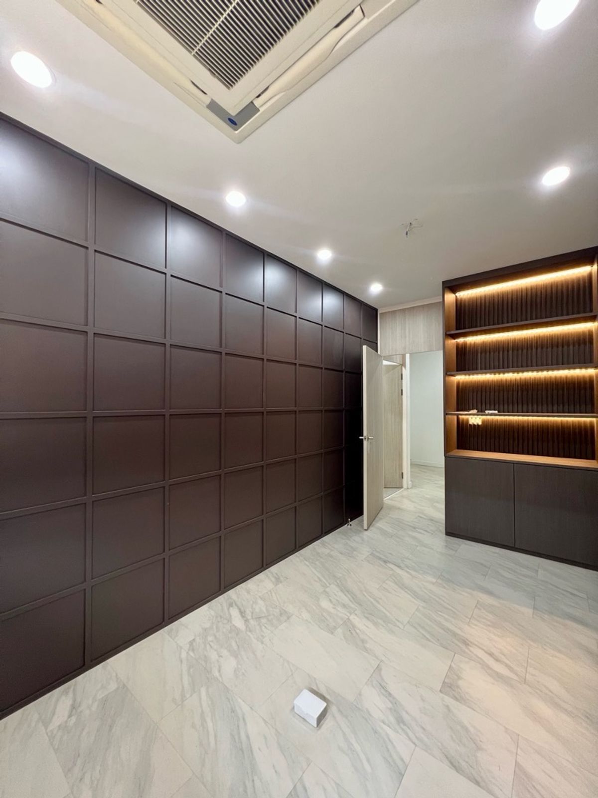 ขายโฮมออฟฟิศพระราม 9 เพชรบุรีตัดใหม่ RCA : 📣 [For Sale] โฮมออฟฟิศพระราม 9 5 ชั้น พร้อมลิฟต์ส่วนตัว ✨ ใจกลางพระราม 9 ซอย 57/1 (Meloft Rama9 Home Office) แต่งครบ พร้อมใช้งาน