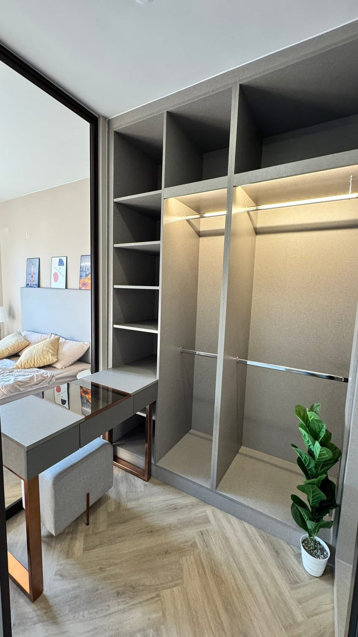 ให้เช่าคอนโดสุขุมวิท อโศก ทองหล่อ : ✨ GT15965 |  คอนโด Chapter Thonglor 25 เดินทางสะดวก ใกล้รถไฟฟ้าบีทีเอส มีรถรับส่ง ห้องสวย เฟอร์นิเจอร์ครบ พร้อมอยู่