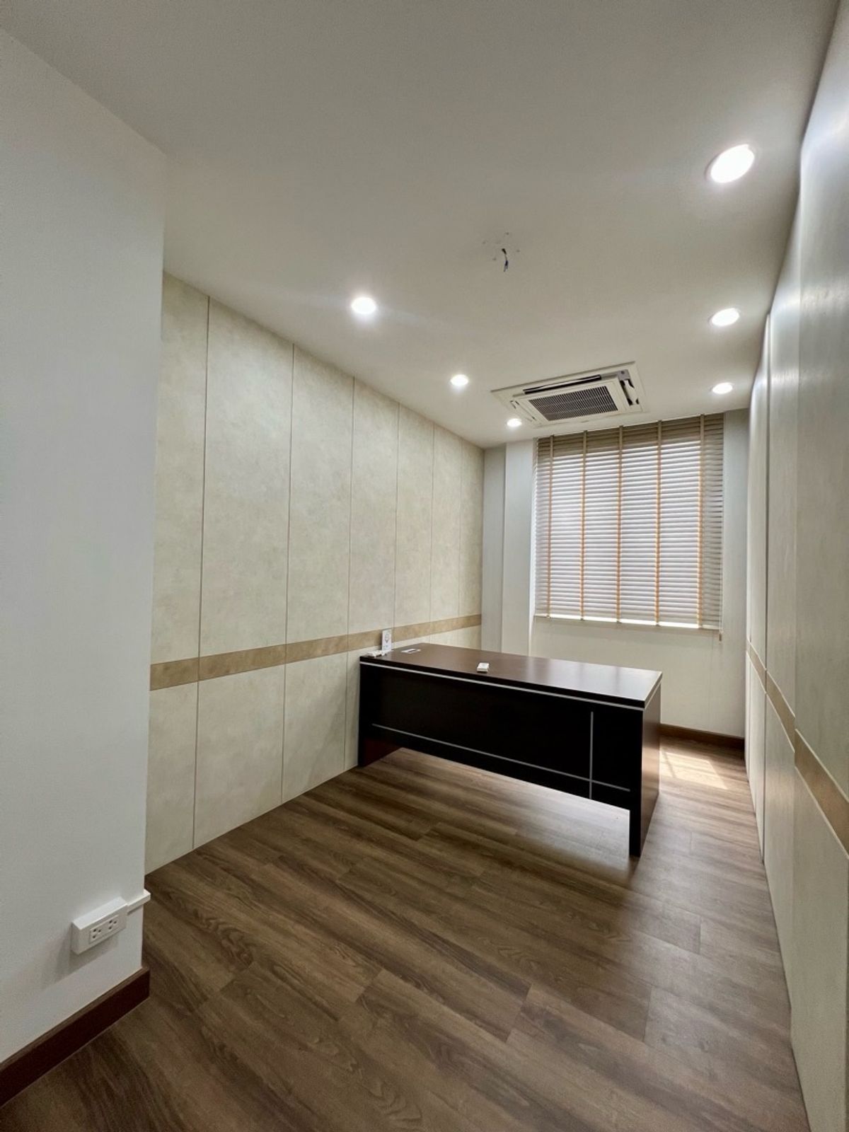 ขายโฮมออฟฟิศพระราม 9 เพชรบุรีตัดใหม่ RCA : 📣 [For Sale] โฮมออฟฟิศพระราม 9 5 ชั้น พร้อมลิฟต์ส่วนตัว ✨ ใจกลางพระราม 9 ซอย 57/1 (Meloft Rama9 Home Office) แต่งครบ พร้อมใช้งาน