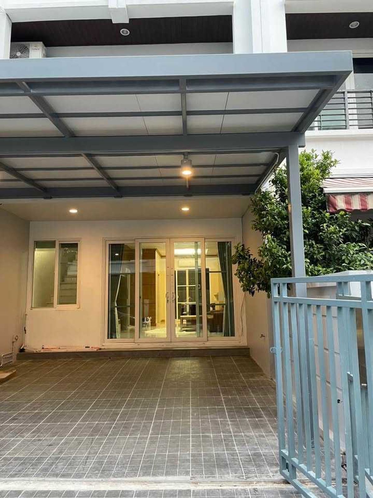 ให้เช่าทาวน์โฮมเลียบทางด่วนรามอินทรา : บ้านกลางเมือง S-Sense พระราม9 - ลาดพร้าว 