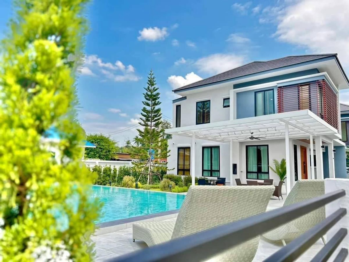 ขายบ้านพัทยา บางแสน ชลบุรี สัตหีบ : ขายพูลวิลล่าหรู 2 ชั้น บ้านใหม่ สร้างเสร็จพร้อมอยู่ ทำเลทอง ห่างวัดห้วยใหญ่เพียง 5 นาที, จากถนนสุขุมวิท-แยกศาลพัทยาเพียง 10 นาที