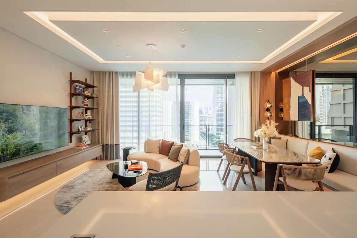 ให้เช่าคอนโดวิทยุ ชิดลม หลังสวน : Rental : The Residences At Sindhorn Kempinski Hotel Bangkok , 2 Bed 3 Bath , 158 Sq.m , 10th Floor 
