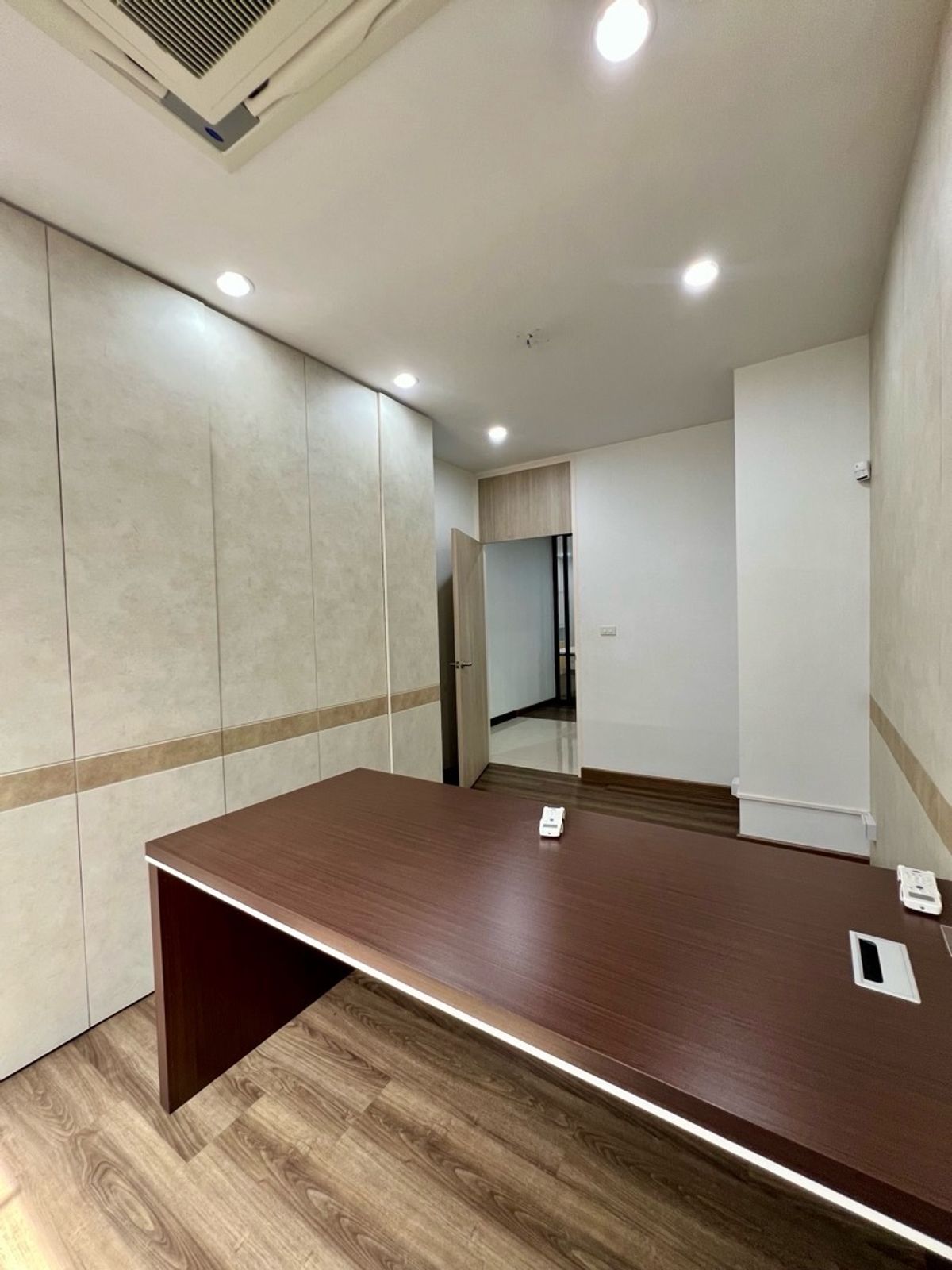 ขายโฮมออฟฟิศพระราม 9 เพชรบุรีตัดใหม่ RCA : 📣 [For Sale] โฮมออฟฟิศพระราม 9 5 ชั้น พร้อมลิฟต์ส่วนตัว ✨ ใจกลางพระราม 9 ซอย 57/1 (Meloft Rama9 Home Office) แต่งครบ พร้อมใช้งาน