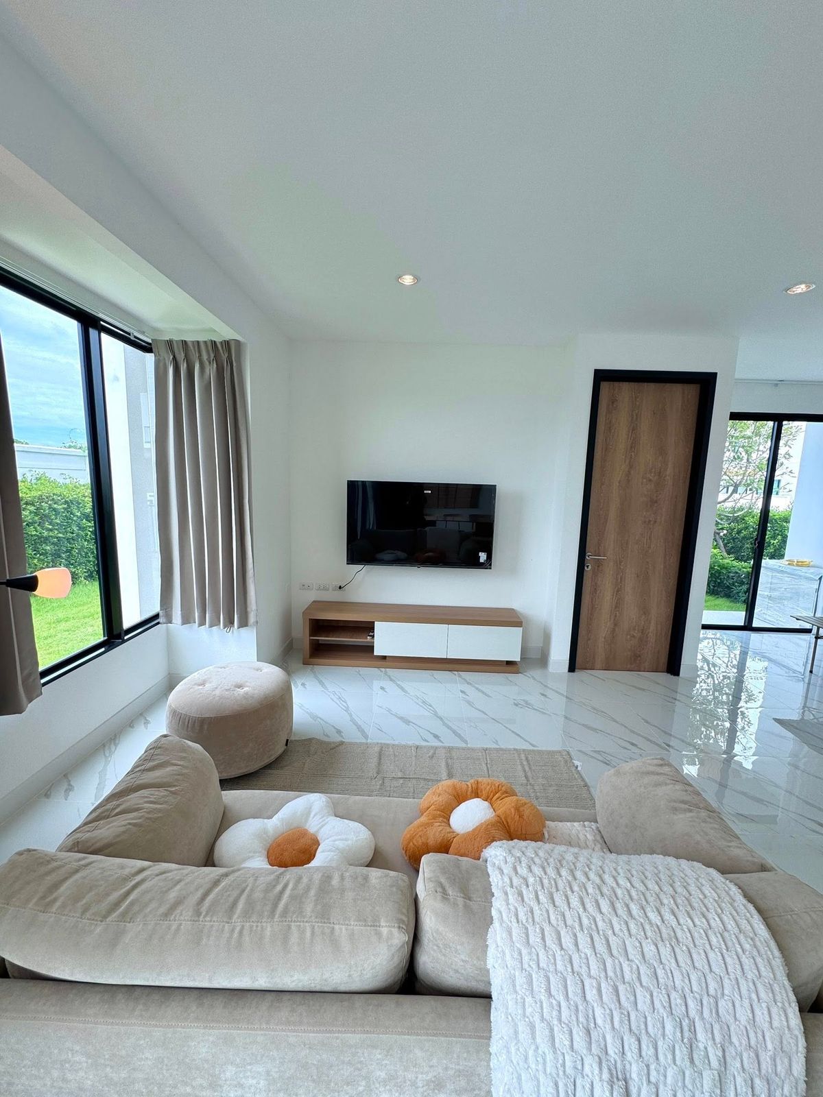 For RentHouseBangna, Bearing, Lasalle : K-6483 for rent! Como Bianca II Twin House