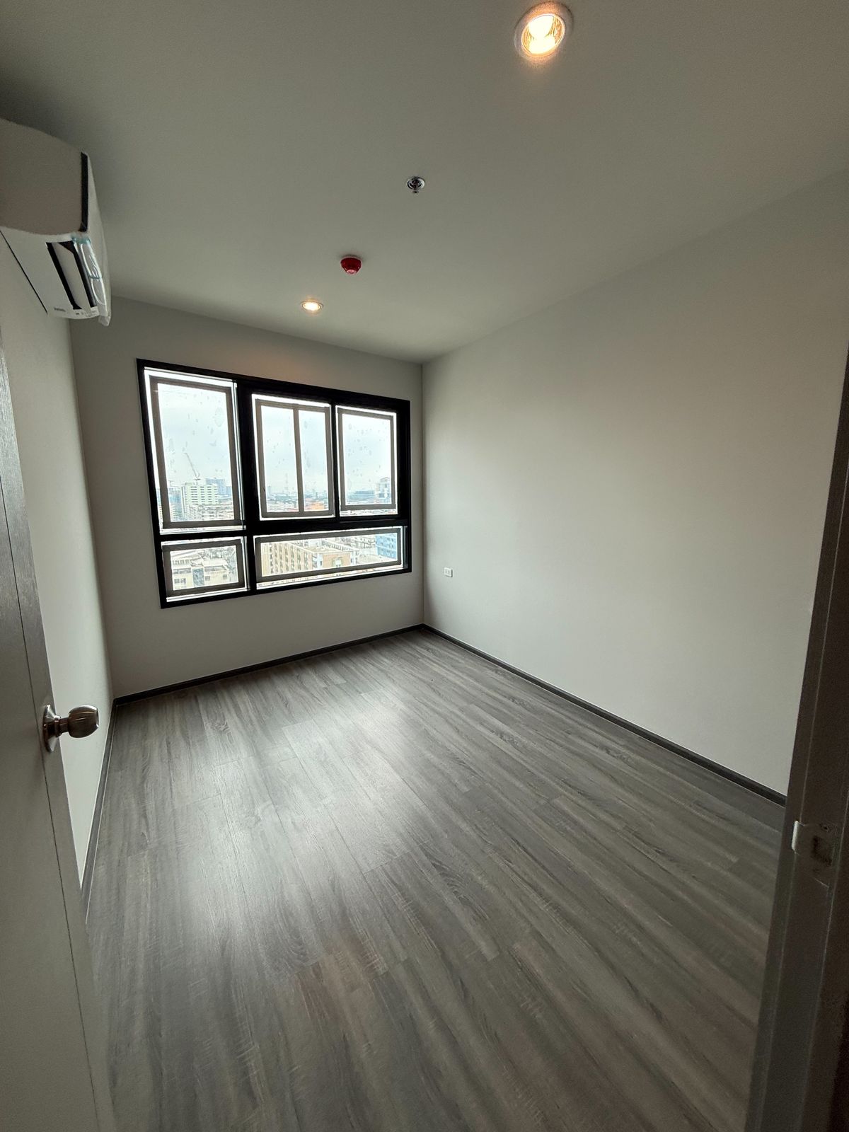 Sale DownCondoSeri Thai, Ramkhamhaeng Nida : 𝗘𝘅𝗰𝗹𝘂𝘀𝗶𝘃𝗲 𝗥𝗲𝘀𝗮𝗹𝗲! 𝟭 𝗕𝗲𝗱 𝗣𝗹𝘂𝘀 𝗧𝗵𝗶𝘀 𝘂𝗻𝗶𝘁 𝘁𝘆𝗽𝗲 𝗶𝘀 𝗰𝗼𝗺𝗽𝗹𝗲𝘁𝗲𝗹𝘆 𝘀𝗼𝗹𝗱 𝗼𝘂𝘁 𝗳𝗿𝗼𝗺 𝘁𝗵𝗲 𝗱𝗲𝘃𝗲𝗹𝗼𝗽𝗲𝗿. 𝗔𝘁 𝗷𝘂𝘀𝘁 𝟮.𝟵𝟵 𝗠𝗕, 𝗶𝘁'𝘀 𝘁𝗵𝗲 𝗯𝗲𝘀𝘁 𝗽𝗿𝗶𝗰𝗲 𝗮𝘃𝗮𝗶𝗹𝗮𝗯𝗹𝗲 𝗼𝗻 𝘁𝗵𝗲 𝗺𝗮