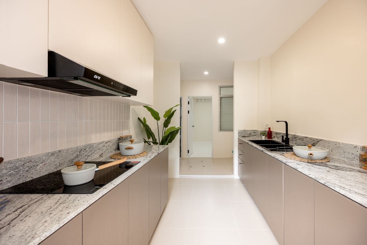 For SaleHouseSapankwai,Jatujak : 🏡 For Sale: 3-Storey Detached House in Modern Contemporary Style ✨ Fully renovated with spacious 375 sq.m. of usable area | 5 Bedrooms Prime location near MRT Chatuchak & BTS Mo Chit Surrounded by shopping malls, schools, and universities – convenient
