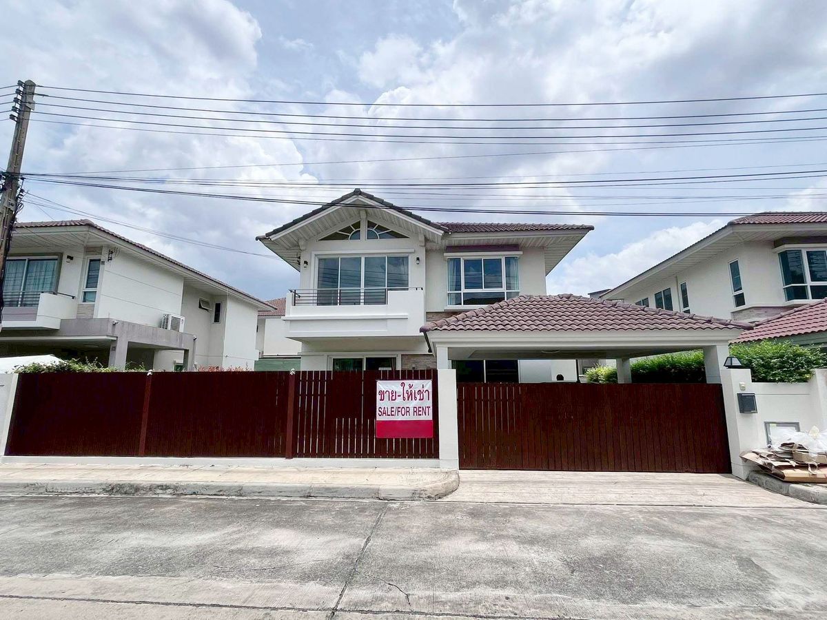 For RentHouseChiang Mai : House in the project for rent 33,000 baht per month. Near Luck Plaza No.5H585