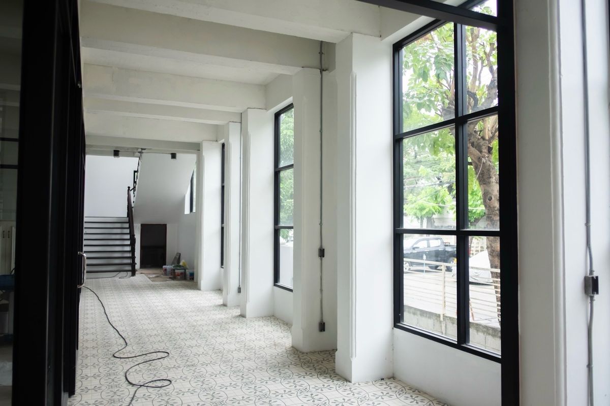 For RentOfficeRamkhamhaeng, Hua Mak : Rental of the Stand Alone Building has a lot of parking elevators, Town in Town, Sriwara Road, Ekkamai - Ram Inthra express. Bangkok