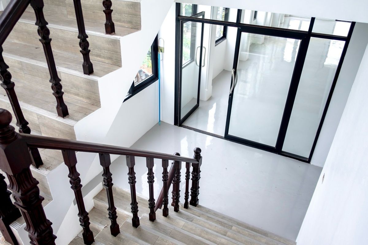 For RentOfficeRamkhamhaeng, Hua Mak : Rental of the Stand Alone Building has a lot of parking elevators, Town in Town, Sriwara Road, Ekkamai - Ram Inthra express. Bangkok