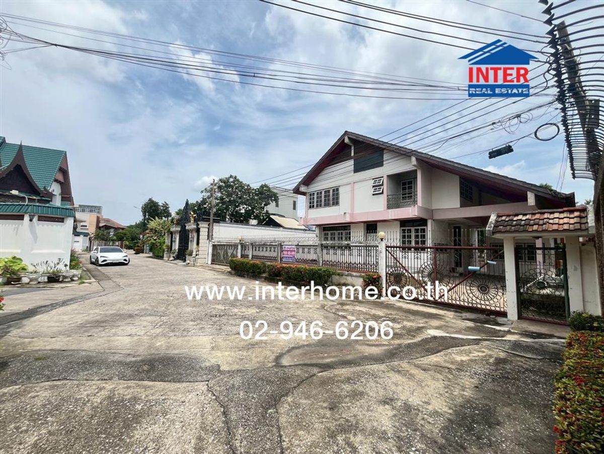 ขายบ้านปิ่นเกล้า จรัญสนิทวงศ์ : บ้านเดี่ยว 2 ชั้น 102 ตร.ว. หมู่บ้านศิวาลัย3 ซอยจรัญสนิทวงศ์12 ถนนจรัญสนิทวงศ์ เขตบางกอกใหญ่ กรุงเทพมหานคร