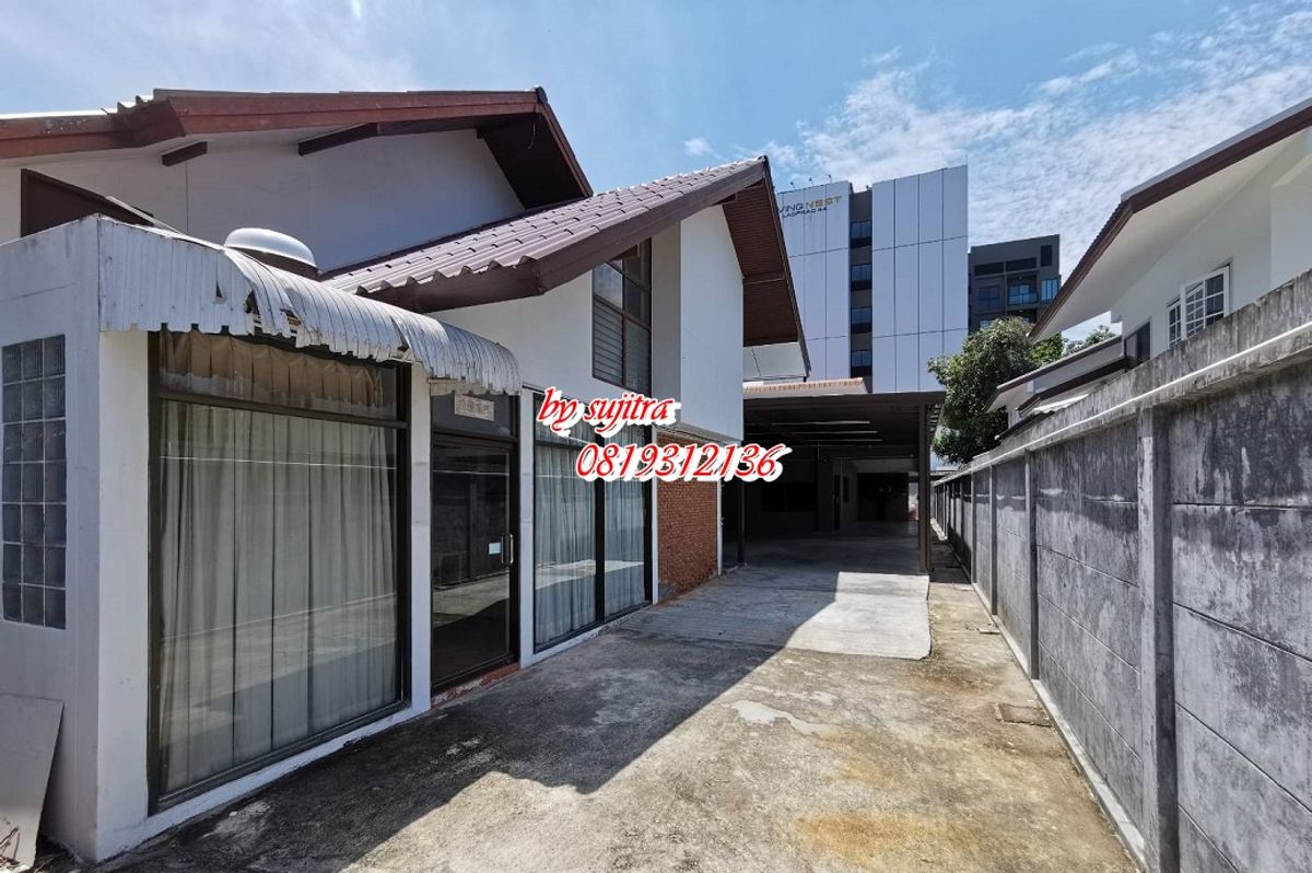 ให้เช่าบ้านรัชดา ห้วยขวาง : ให้เช่า บ้านเดี่ยว 2 ชั้น 160 ตรว.2หลังในรั้วเดียวกัน ใกล้สถานีรถไฟฟ้าภาวนา อยู่ ซ.ลาดพร้าว