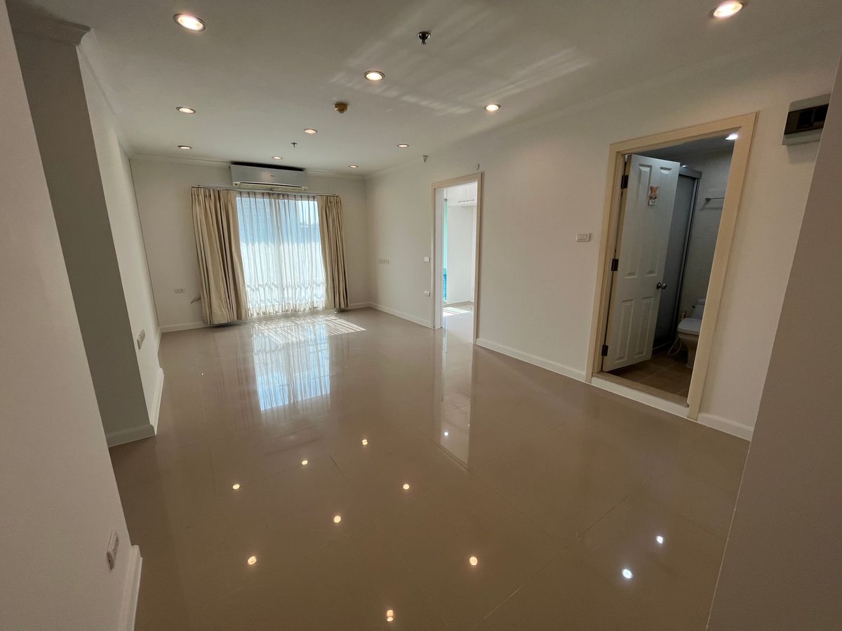 For RentCondoRama9, Petchburi, RCA : RENT !! Condo Lumpini Place, MRT Rama 9, 2 Beds, Tower A, Floor 12a, 71 sq.m., 20,000 Baht 