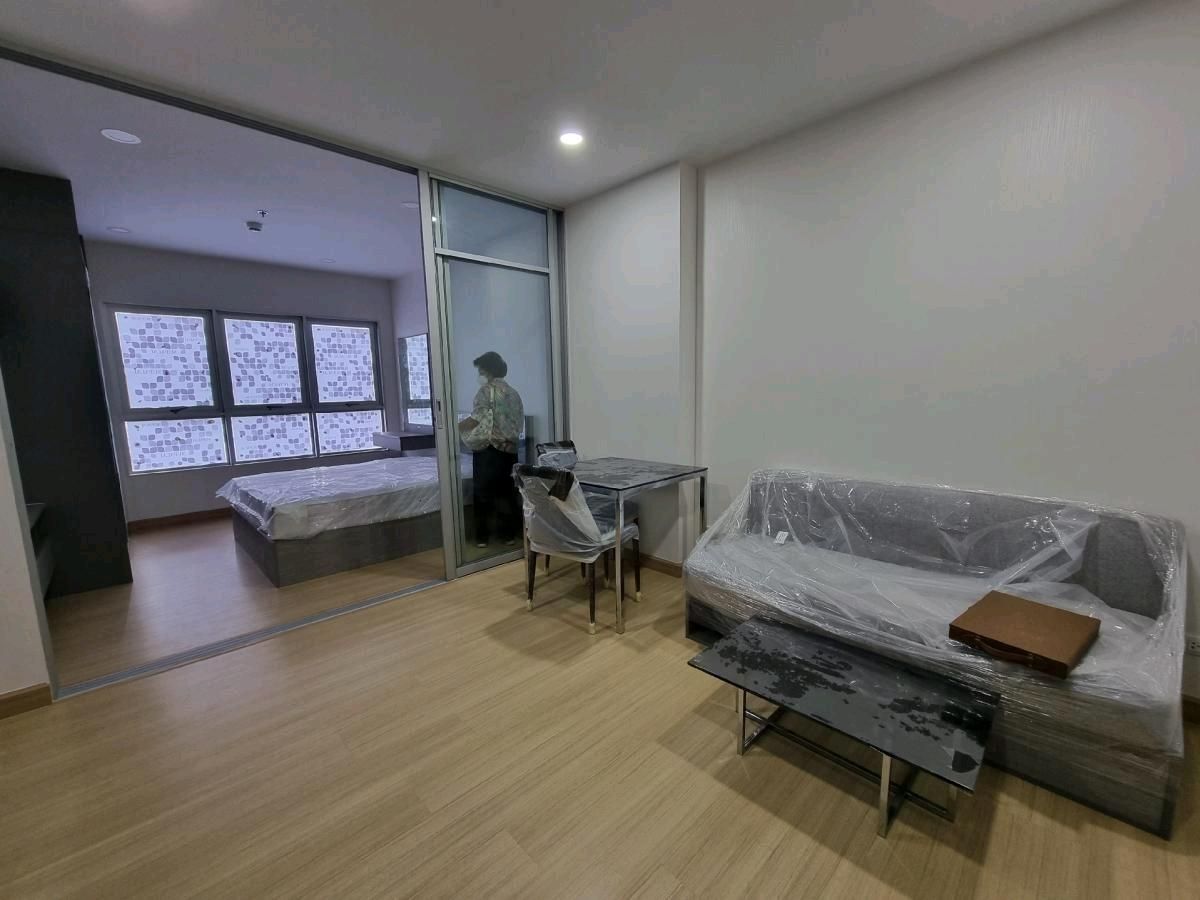 ให้เช่าคอนโดสมุทรปราการ สำโรง : 📍ให้เช่า คอนโด ศุภาลัย เวอเรนด้า สุขุมวิท 117 
🚆 ทำเลดี เดินทางสะดวก ติด BTS ปู่เจ้าสมิงพราย
🛏️ 1 ห้องนอน 1 ห้องน้ำ ขนาด 35 ตร.ม.
🏙️ ชั้น 20 / วิวเมือง โล่งโปร่ง