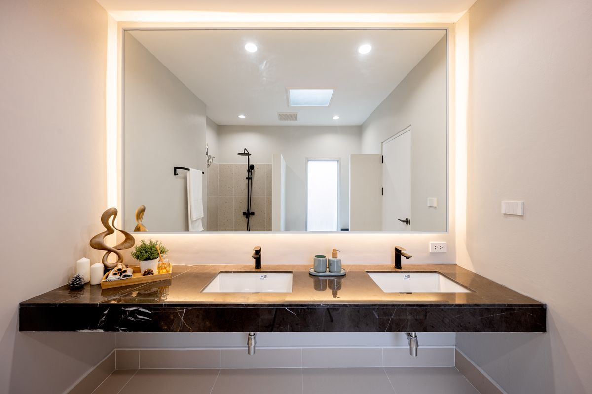 For SaleHouseSapankwai,Jatujak : 🏡 For Sale: 3-Storey Detached House in Modern Contemporary Style ✨ Fully renovated with spacious 375 sq.m. of usable area | 5 Bedrooms Prime location near MRT Chatuchak & BTS Mo Chit Surrounded by shopping malls, schools, and universities – convenient