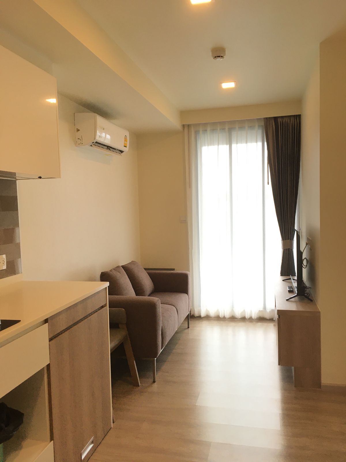 For SaleCondoRama9, Petchburi, RCA : Flash Sale! Condo - Maestro 03 with tenants and rent 3 years, 1 bed, 1 bath, 29 sq.m., Pet Friendly, 700m to MRT Rama 9, free shuttle to MRT, 3.9 million baht