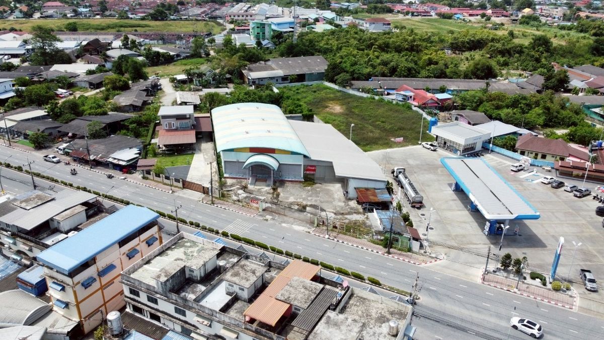 WarehouseRayong : Rent / sell warehouse on the main road, Map Ta Phut, Rayong, golden location on the Map Ya Road, 6 lanes, large cars, easy to access Suitable for making warehouses, factories or distribution centers