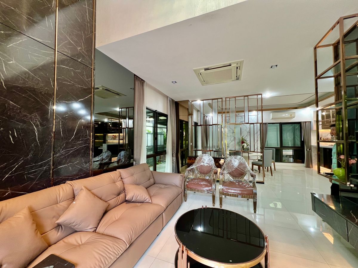 ให้เช่าบ้านพัฒนาการ ศรีนครินทร์ : ✨ Luxury Living for Rent @ The City Pattanakarn ✨ บ้านเดี่ยวหรู แต่งครบ พร้อมอยู่ ใจกลางพัฒนาการ