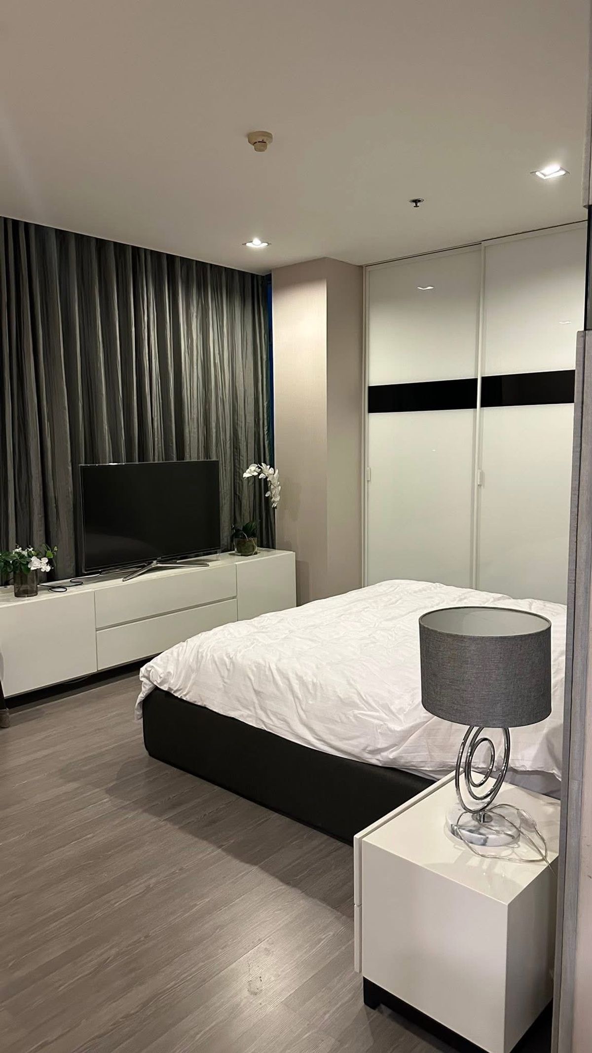 ให้เช่าคอนโดสุขุมวิท อโศก ทองหล่อ : 📍 For Rent & Sale – Noble Reveal @ Ekkamai Luxury condo just minutes from BTS Ekkamai