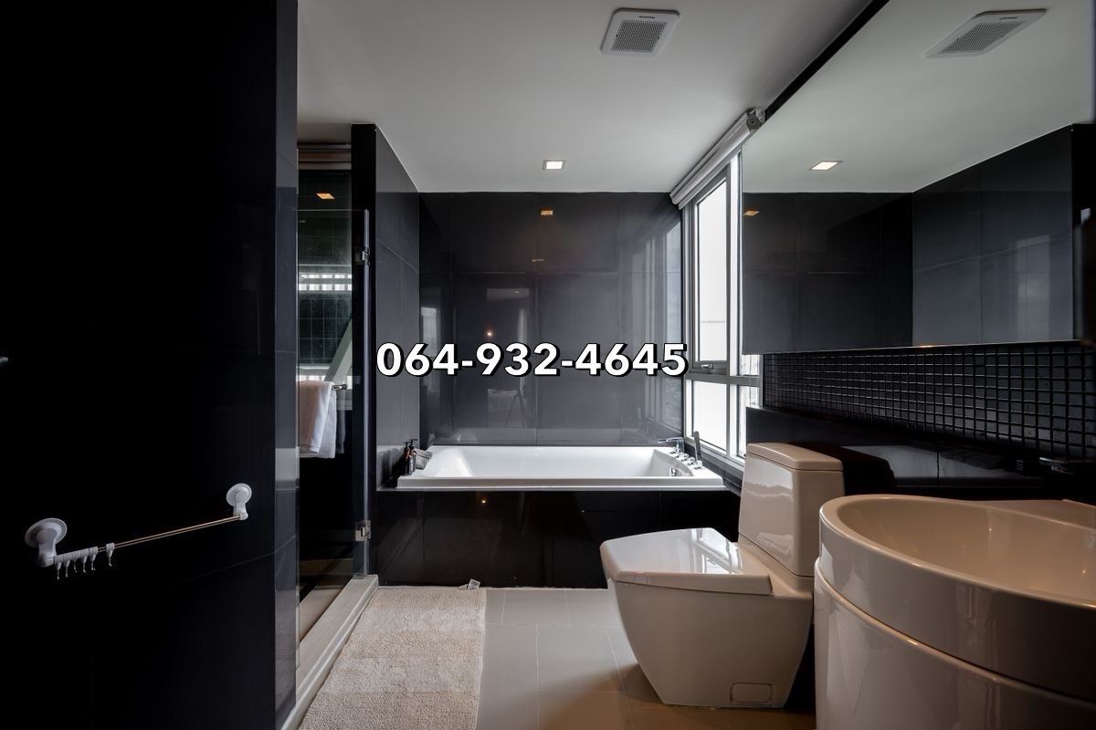 ขายคอนโดสาทร นราธิวาส : Rhythm Sathorn 3Bedrooms 85sq.m จอดรถได้2คัน ติดต่อ 064-932-4645 KEn