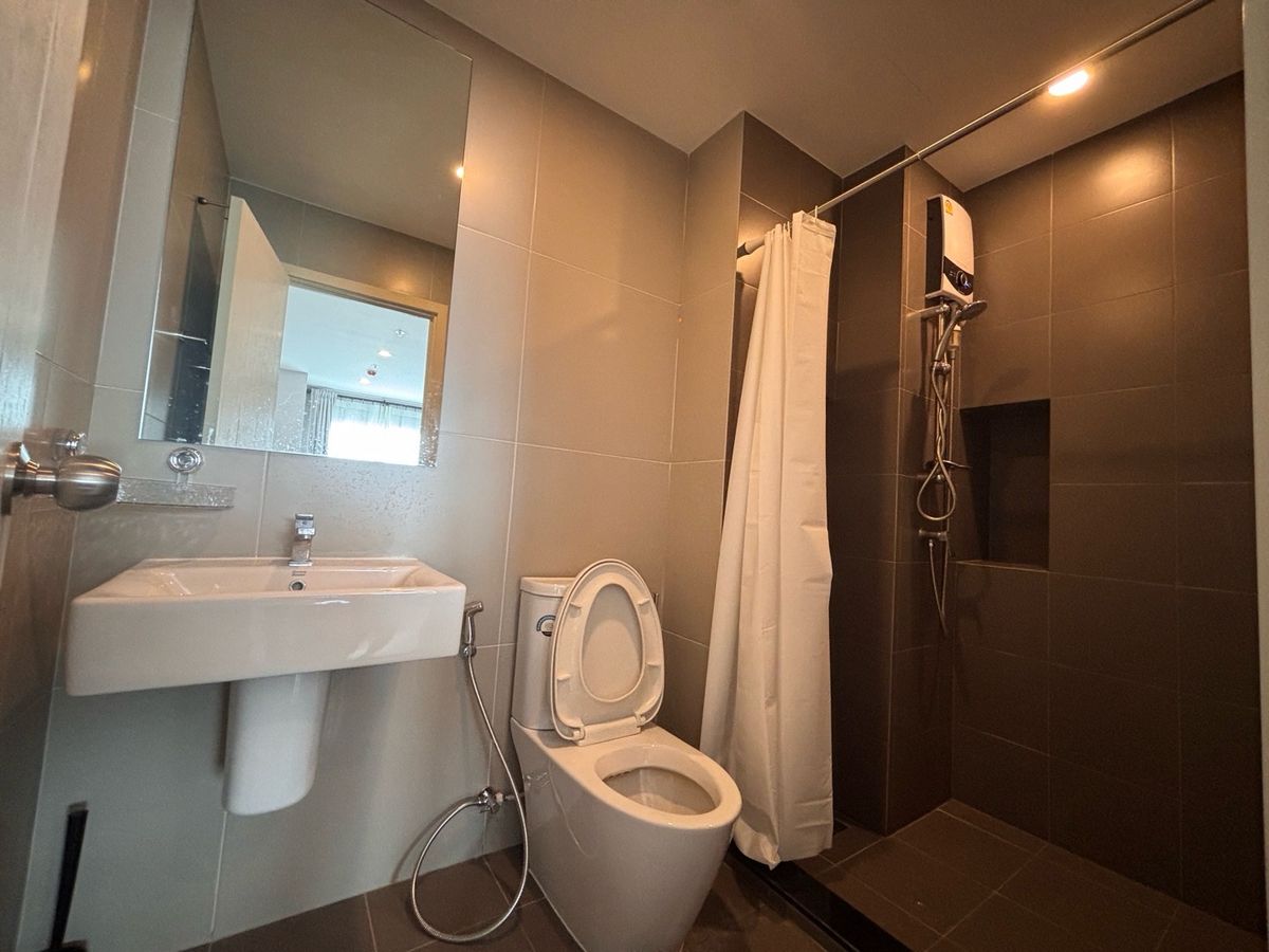 ให้เช่าคอนโดท่าพระ ตลาดพลู วุฒากาศ : 🔥ให้เช่าด่วน🔥เอลลิโอ สาทร - วุฒากาศ 2 ห้องนอน 2 ห้องน้ำ – ครัวปิด – ห้องใหม่เอี่ยม สวยงาม – เดินทางสะดวก – ส่วนกลางครบครัน – ห้องหันหน้าทิศเหนือ ไม่ร้อน – มีเครื่องซักผ้าอบผ้าในตัวค่ะ 